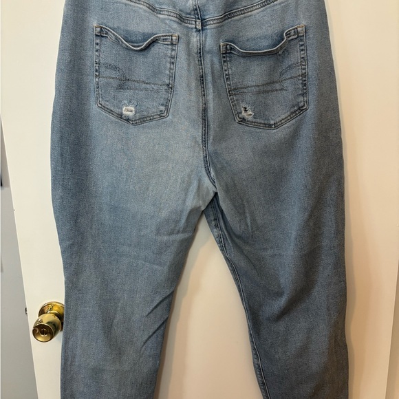 American Eagle Outfitters Light Blue Distressed Boyfriend Jeans - Picture 3 of 4